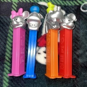 Disney Mickey Mouse Minnie Mouse Goofy Donald Duck 100 Platinum Pez Dispensers